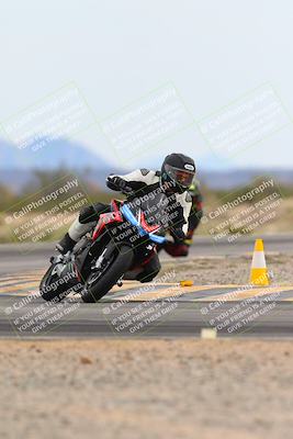 media/Feb-24-2024-Chuckwalla Open Track (Cars N Bikes) (Sat) [[895645527c]]/3-Bike 2/Session 3 Turn 15/